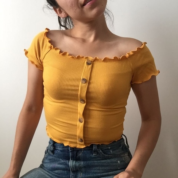 ❗️One Left❗️NWT Mustard off shoulder - Picture 3 of 5